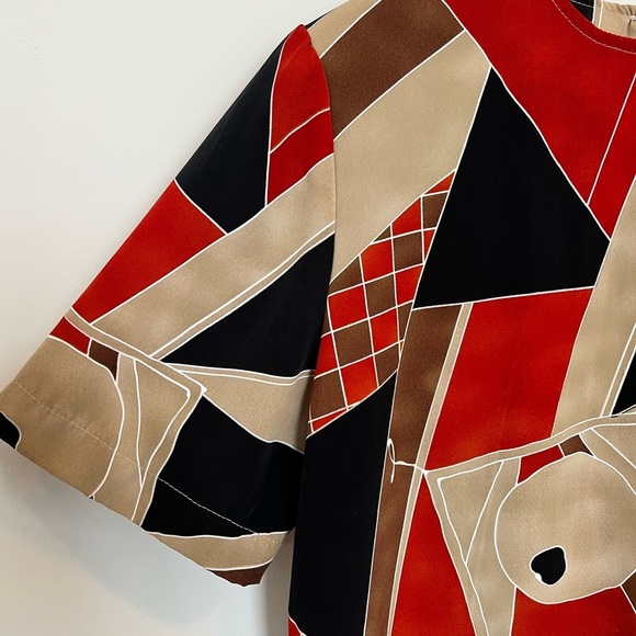 ABSTRACT Vintage Blouse Short Sleeves Black Red Tan Size Large Retro Print - Picture 3 of 10